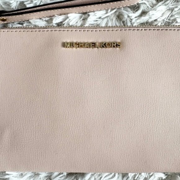 Michael Kors Studded Blush Pink Clutch NWOT - Picture 3 of 6